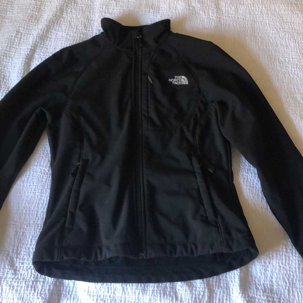 North Face.Black. Wind and water resistant jacket.